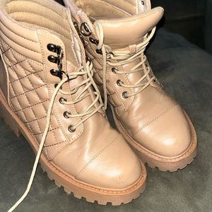 Fashion Nova boots size 6